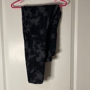 Black & Gray Tie Dye Leggings - Size 4